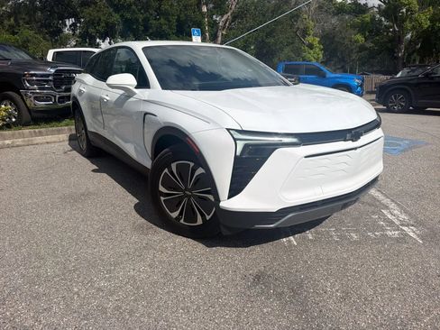 Used 2025 Chevrolet Blazer EV LT AWD/4WD image 6