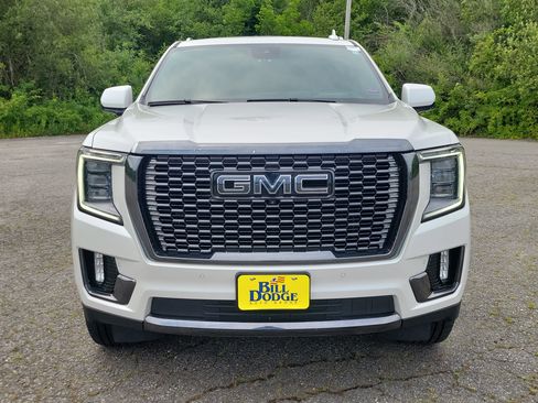 Used 2023 GMC Yukon XL Denali Ultimate AWD/4WD image 2