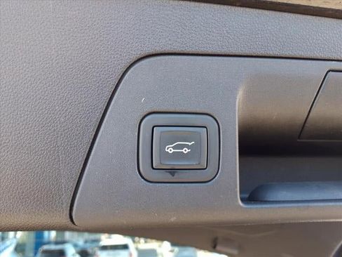 Used 2023 Buick Envision Essence w/ Sport Touring Package image 24