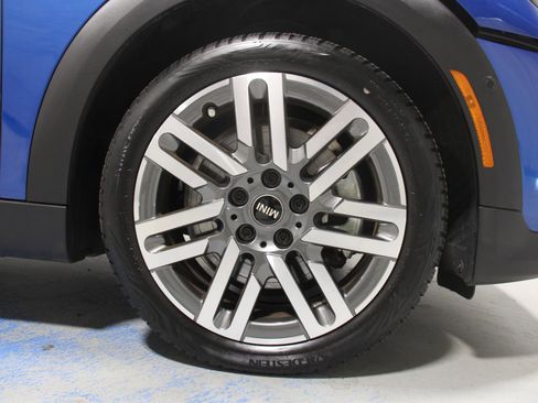 Certified 2025 MINI Cooper S image 27