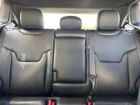 Used 2025 Jeep Compass Limited image 39