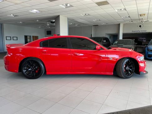 Used 2016 Dodge Charger SRT Hellcat w/ Harman/Kardon Audio Group image 8