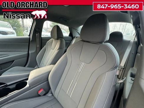 Used 2025 Hyundai Elantra SEL FWD image 9