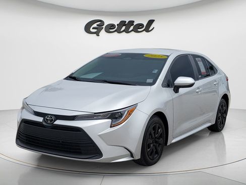 Certified 2025 Toyota Corolla LE FWD image 1