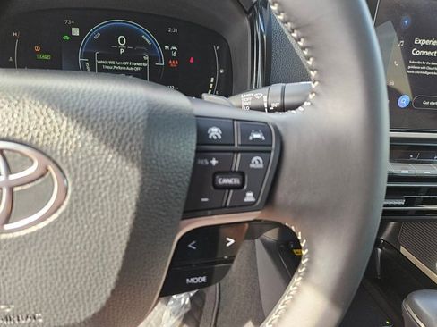 Used 2025 Toyota Camry SE w/ Convenience Package image 22