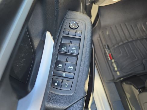 Used 2022 RAM 1500 Big Horn image 13