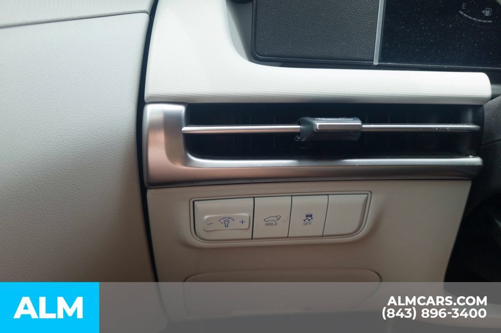 Certified 2025 Hyundai Tucson SEL FWD image 17