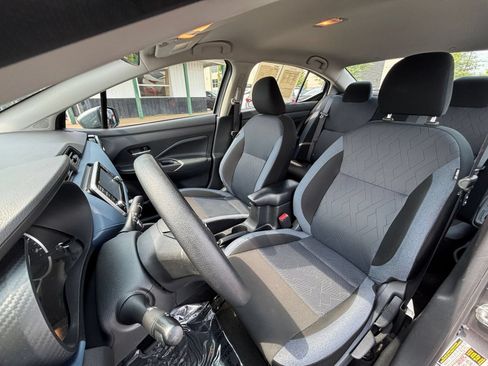 Used 2025 Nissan Versa SV FWD image 34