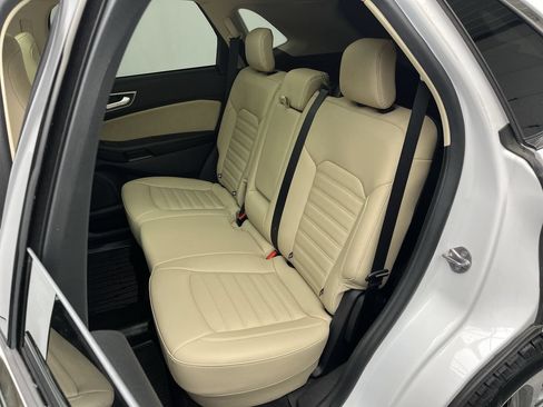 Certified 2024 Ford Edge SEL w/ Convenience Package AWD/4WD image 13