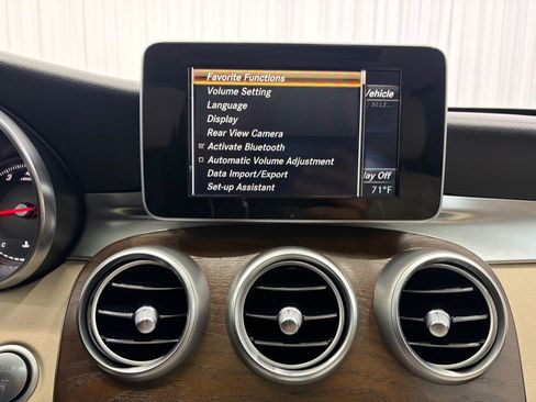 Used 2019 Mercedes-Benz GLC 300 4MATIC image 32
