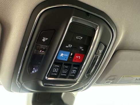 Certified 2023 Jeep Grand Cherokee 4WD 4xe w/ Luxury Tech Group II image 18