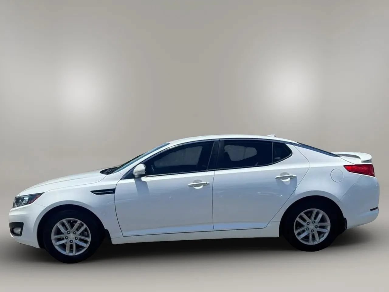 Used 2012 Kia Optima LX FWD image 4