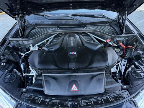 Used 2017 BMW X5 M image 42