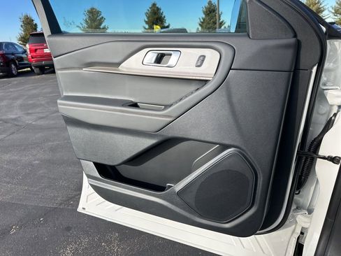 New 2026 Ford Explorer Active w/ Active Comfort Package image 19