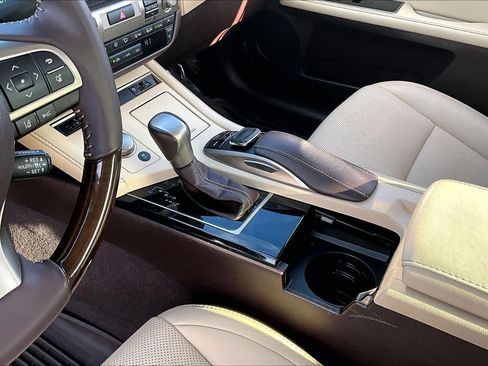 Used 2018 Lexus ES 350 w/ Navigation System Package FWD image 16