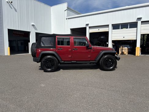 Used 2013 Jeep Wrangler Unlimited Sport AWD/4WD image 8