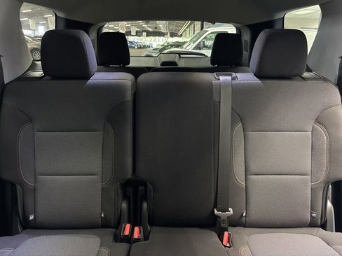 Used 2021 Chevrolet Traverse LS FWD image 21