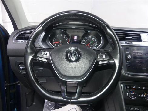 Used 2018 Volkswagen Tiguan SEL image 29
