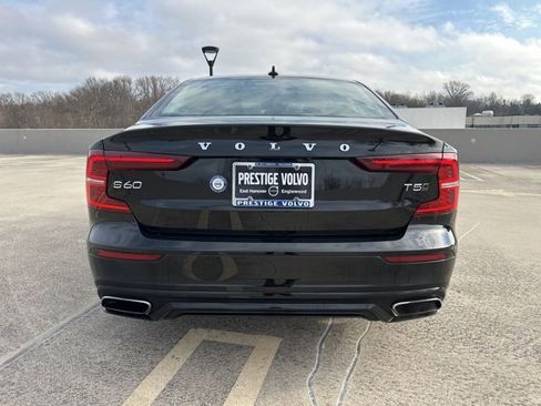 Used 2021 Volvo S60 T5 Momentum image 6