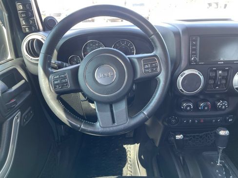 Used 2014 Jeep Wrangler Unlimited Rubicon w/ Dual Top Group AWD/4WD image 17