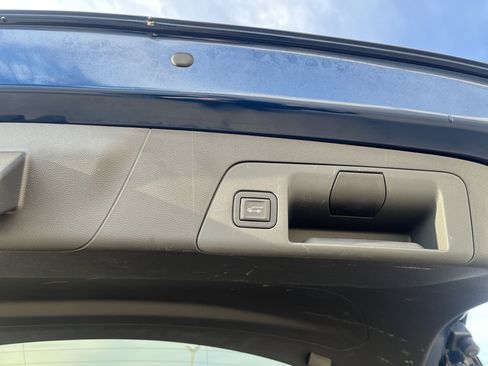 Used 2023 Buick Envision Essence image 18