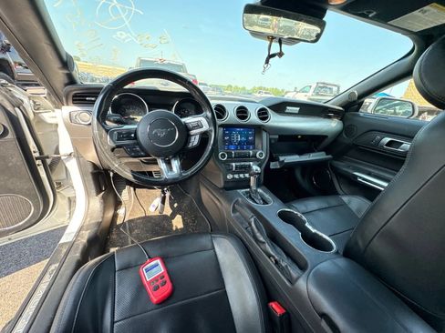 Used 2022 Ford Mustang Premium RWD image 9