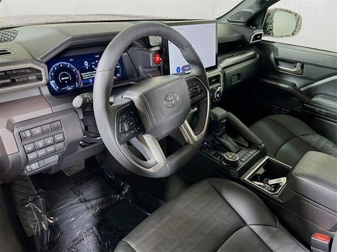 Certified 2025 Toyota Tacoma TRD Off-Road w/ TRD Off Road Premium Package image 10