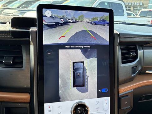 Certified 2022 Ford Expedition Platinum image 37