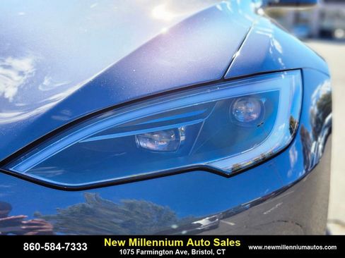 Used 2022 Tesla Model S image 10