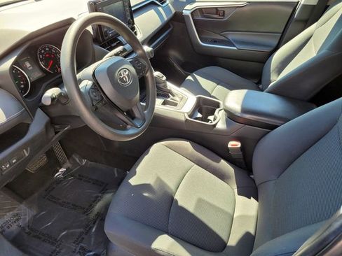 Used 2021 Toyota RAV4 LE FWD image 12