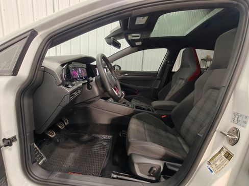 Used 2022 Volkswagen GTI SE FWD image 27