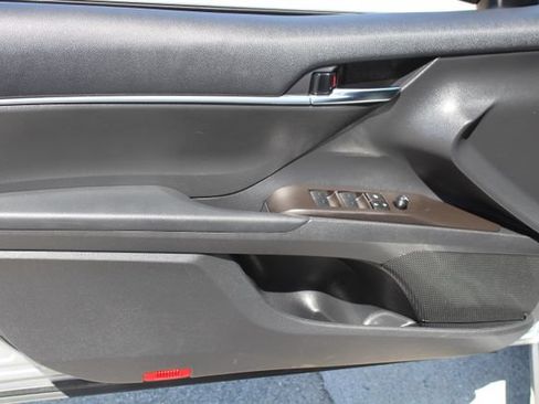 Used 2024 Toyota Camry SE FWD image 12