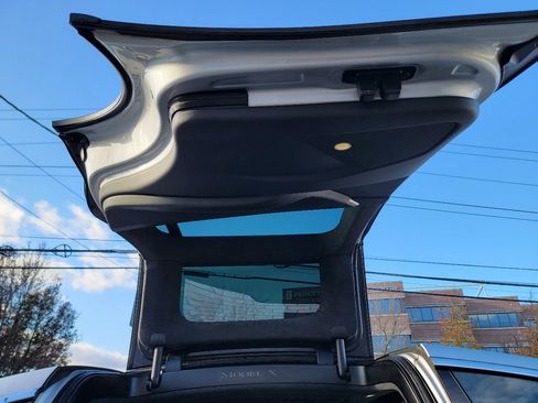 Used 2017 Tesla Model X 75D image 38