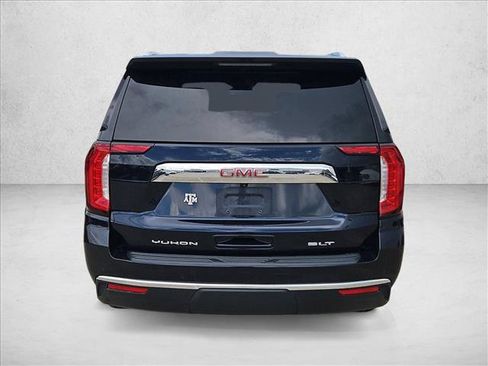 Used 2023 GMC Yukon SLT w/ SLT Luxury Package RWD image 4