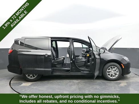 New 2026 Chrysler Voyager LX image 65