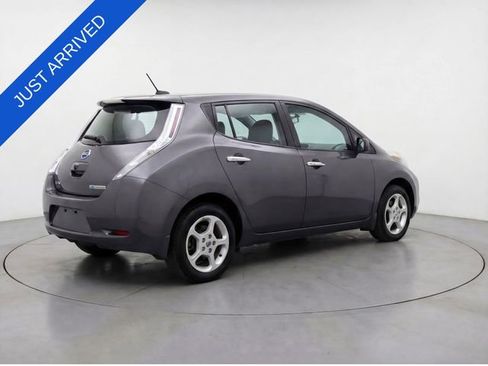 Used 2015 Nissan Leaf S image 13