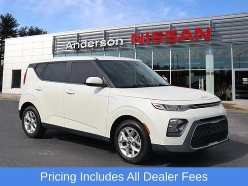 Used 2022 Kia Soul LX w/ Technology Package FWD image 1