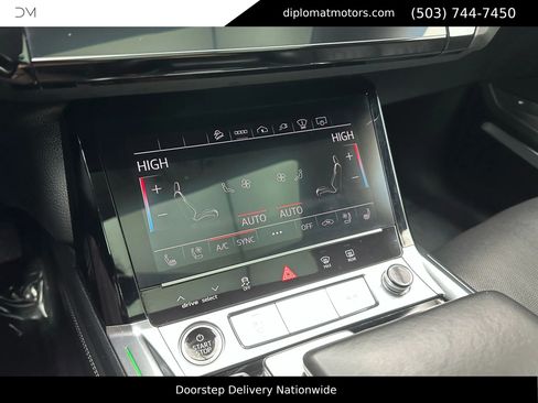 Used 2021 Audi e-tron Prestige image 36