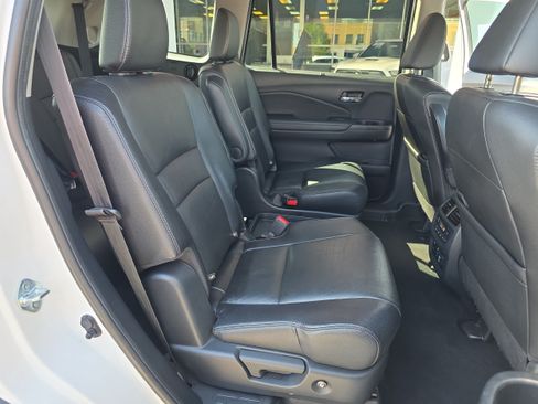 Used 2022 Honda Pilot Touring image 18