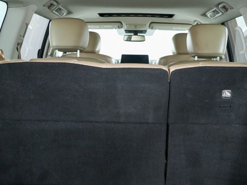 Used 2023 Nissan Armada SL w/ Captain's Chairs Package RWD image 32