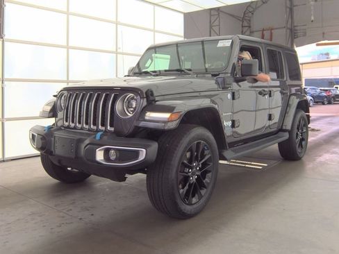 Used 2023 Jeep Wrangler Unlimited Sahara w/ Cold Weather Group AWD/4WD image 1