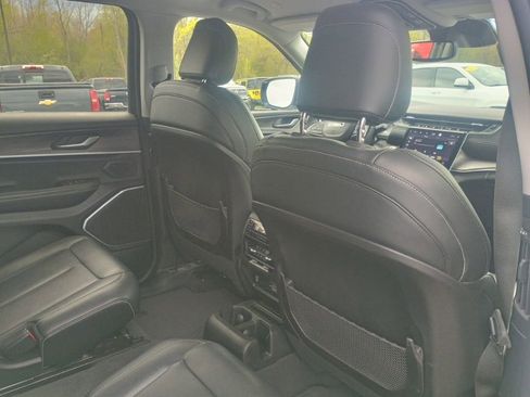 Used 2021 Jeep Grand Cherokee L Limited AWD/4WD image 19