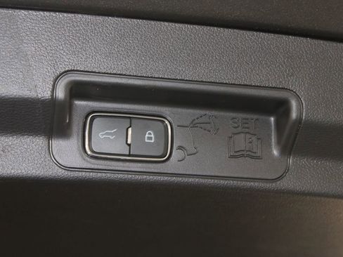 Used 2025 Ford Explorer ST-Line w/ ST-Line Street Pack image 18