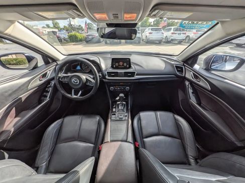 Used 2018 MAZDA MAZDA3 Touring FWD image 10