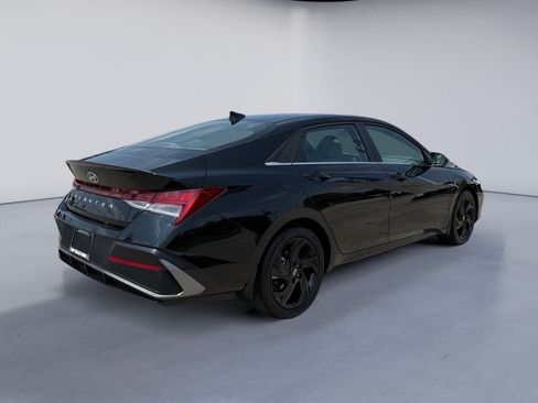 New 2026 Hyundai Elantra SEL Sport Premium FWD image 5