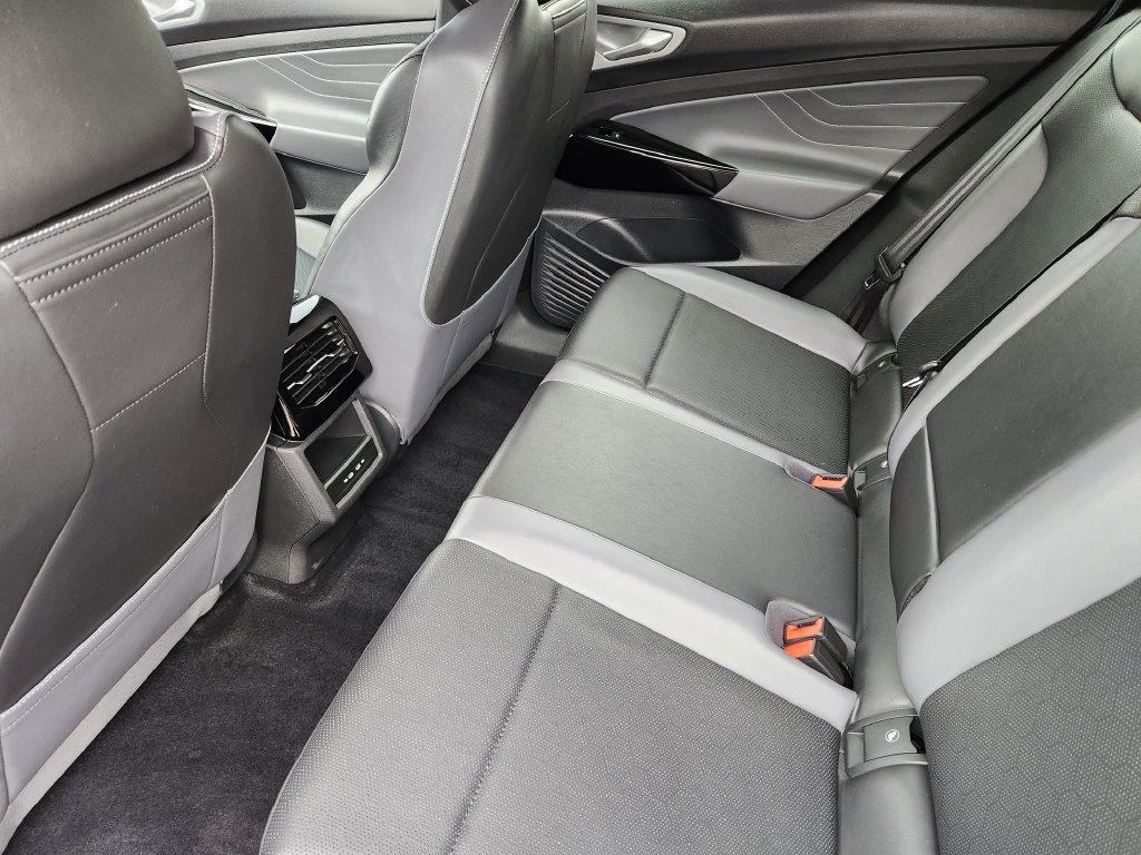 Certified 2023 Volkswagen ID.4 Pro S AWD/4WD image 28