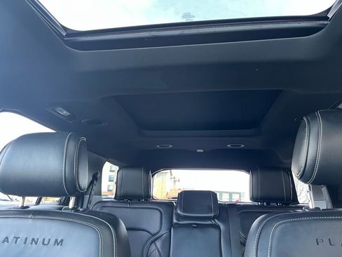 Used 2017 Ford Explorer Platinum image 20