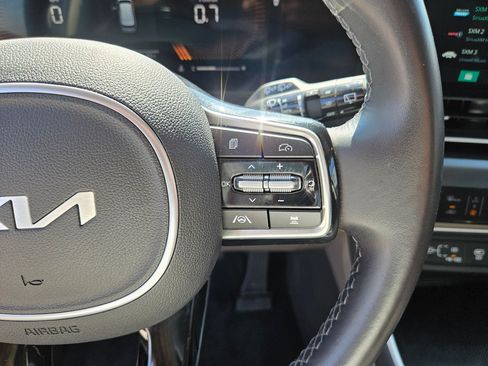 Used 2026 Kia Carnival FWD image 18