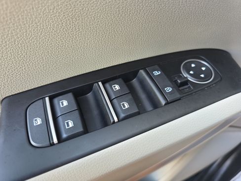 Certified 2025 Kia Soul LX w/ LX Technology Package FWD image 26