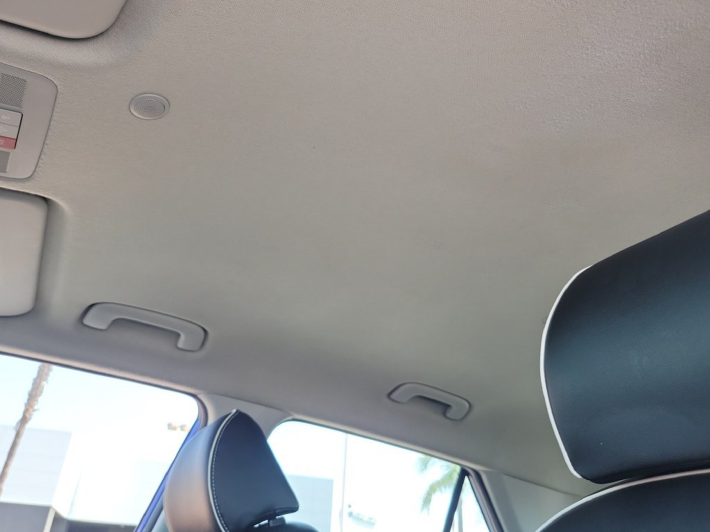 Used 2023 Hyundai Venue Limited FWD image 19